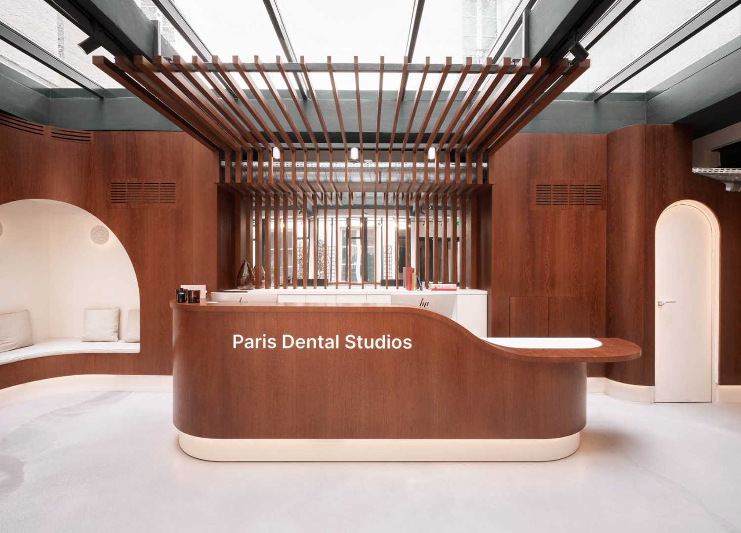 Архитектура JCPCDR для парижских стоматологических студий / Ничего похожего на ваши обычные стоматологические клиники - зайдите в эти 5 пространств