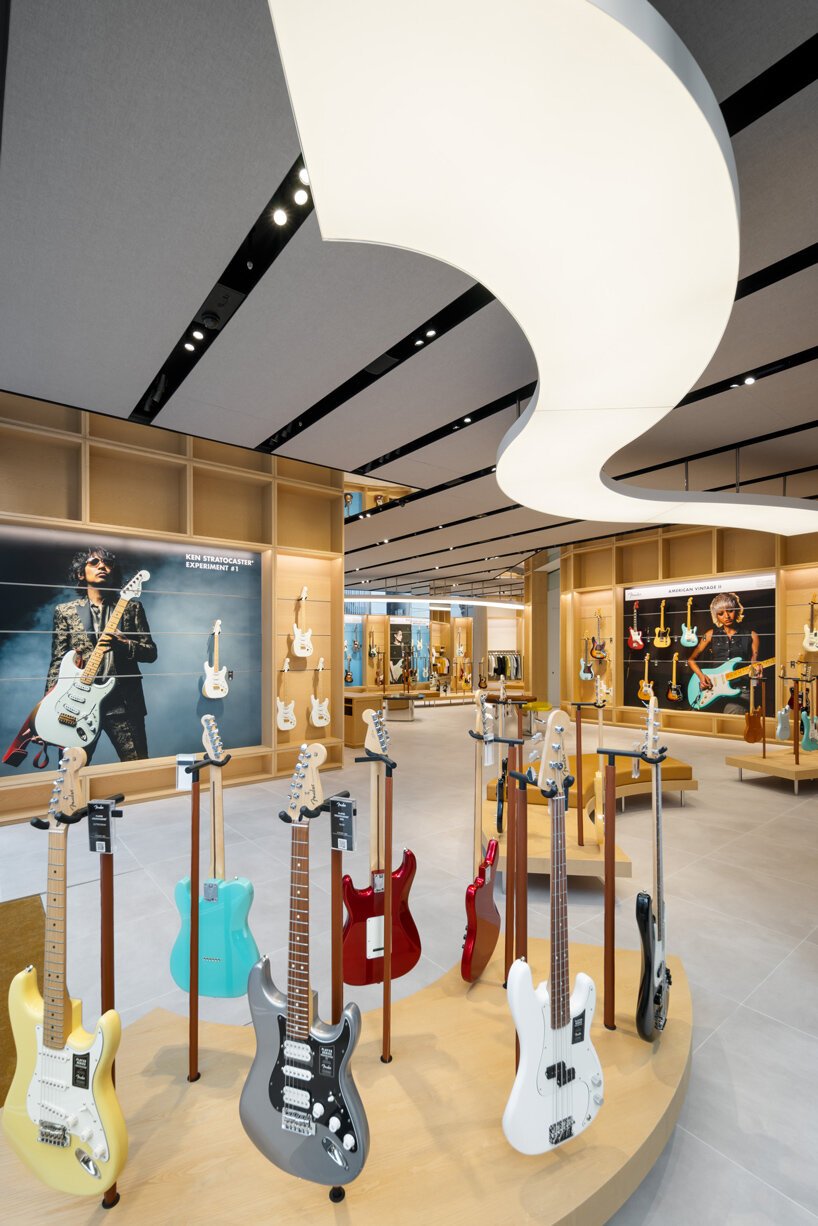 Новый флагман Fender от klein dytham предлагает беззаботный опыт покупки гитары в токио