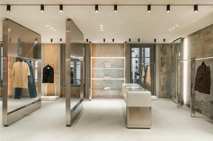 Reggiani, флагманский магазин Tessabitb, Комо, 2023 г., дизайн освещения Nicola Barbagli, дизайн Cardinali & Gazzabin Architects
