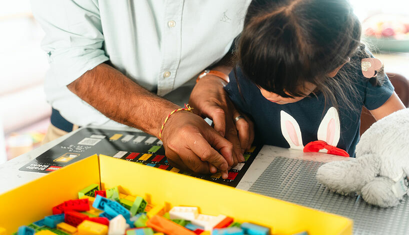 Кубики Брайля LEGO доступны слепым и слабовидящим детям