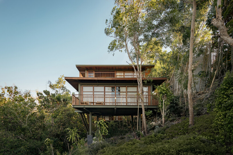 Студия Алексиса Дорнье переосмысливает роскошную жизнь с помощью экологически чистой виллы в доме на дереве на Бали