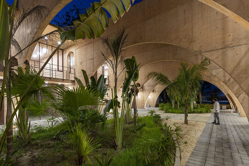 CCA строит современный общественный центр с садовой галереей в Мексике