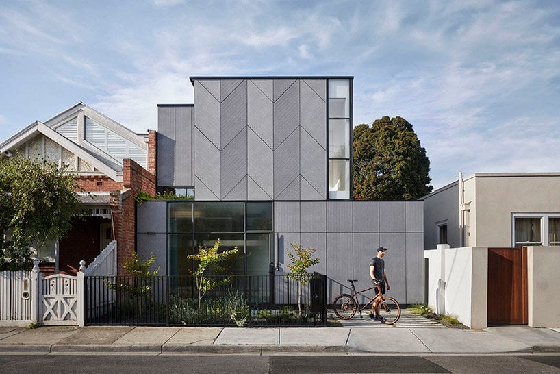 Austin Maynard Architects проектирует этот «дом Ланг» для большой жизни в небольшом квартале